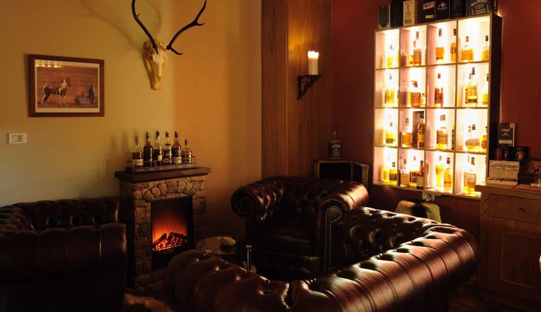 Whiskylounge im Hotel Martellerhof Whiskylounge im Hotel Martellerhof